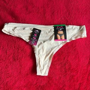 Maidenform sport thong Large